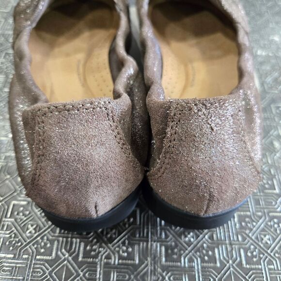 🐢 Clarks Jenette Ruby Flats -Size 10  Pewter Metallic Leather Rouched Flat - Picture 7 of 16
